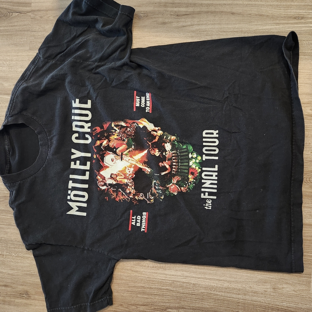 Motley Crue Black Short Sleeve Concert Tee Shirt Rock Band Metal